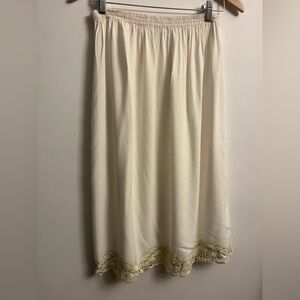 Vintage Usindo Handmade White Midi Skirt with Cutwork Leaf Embroidery